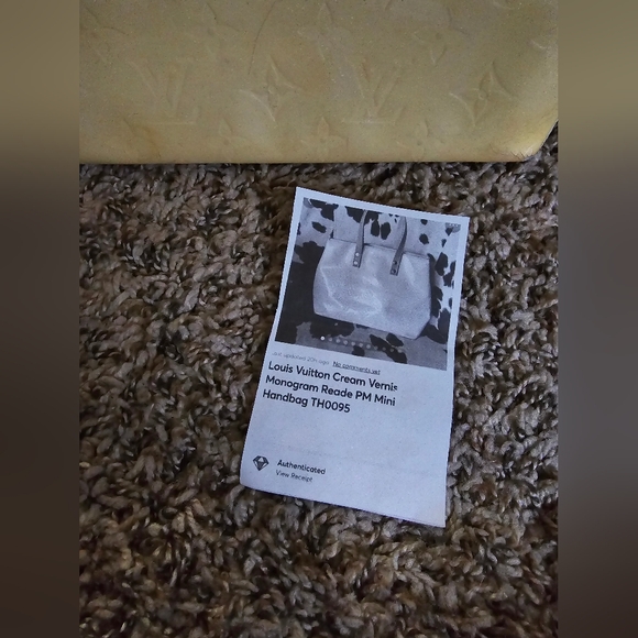 Louis Vutton Cream Color Vernis Bag (READ DESCRIPTION)(VERY USED) - Picture 2 of 14